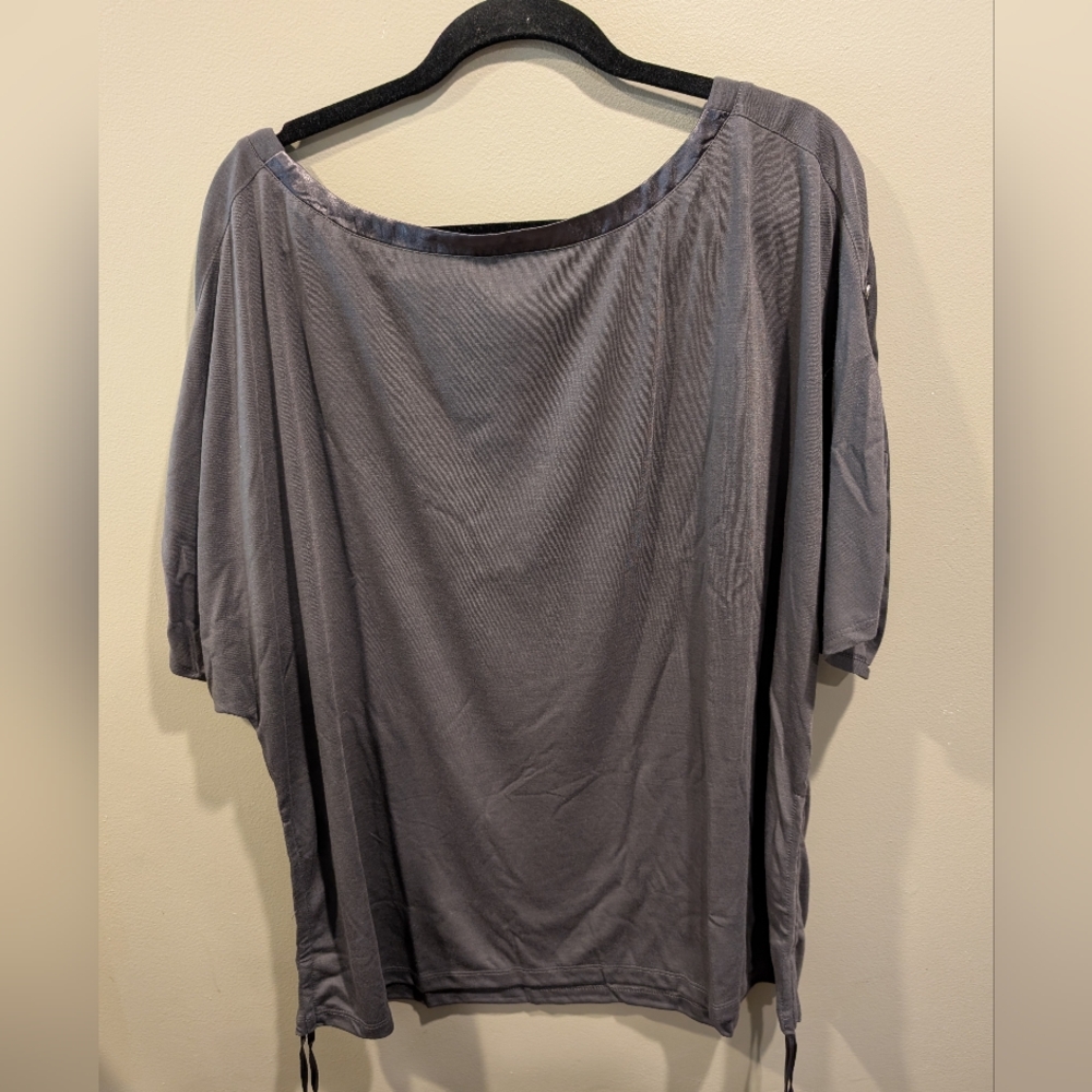 🔥$5 if bundled🔥Chic Charcoal Short Sleeve Top